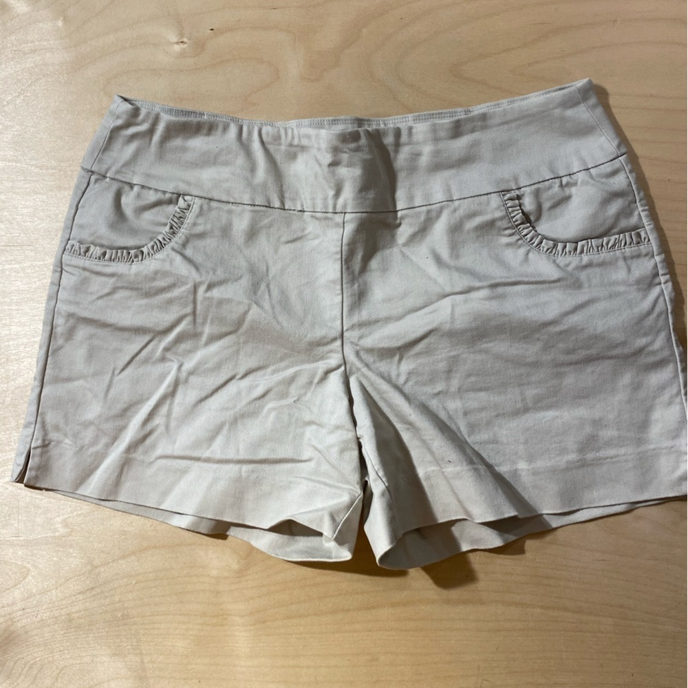 Crown & Ivy Women's Tan Shorts 14 (OB)